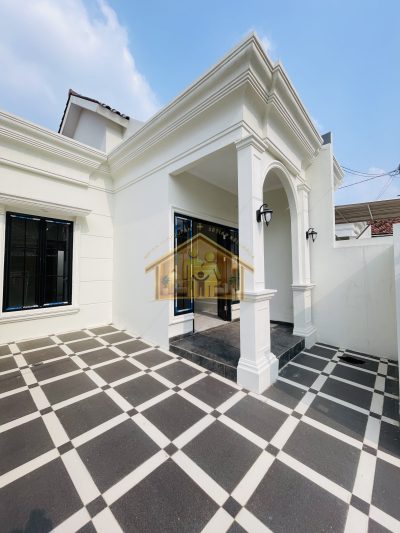 Carport — Rumah 1 Lantai Dekat Stasiun Depok Lama