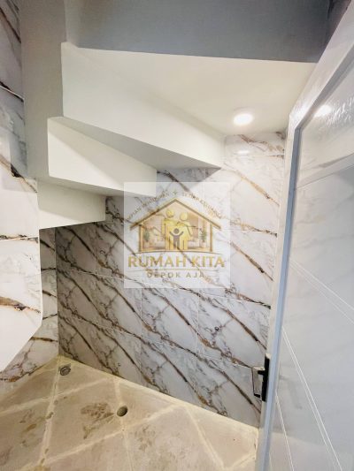 Kamar Mandi — Rumah 2 Lantai di Grand Depok City Anti Macet