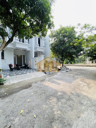 Lingkungan — Rumah 2 Lantai Dekat Stasiun dan Kawasan GDC