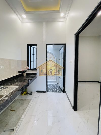 Dapur — Rumah 2 Lantai Dekat Stasiun dan Kawasan GDC